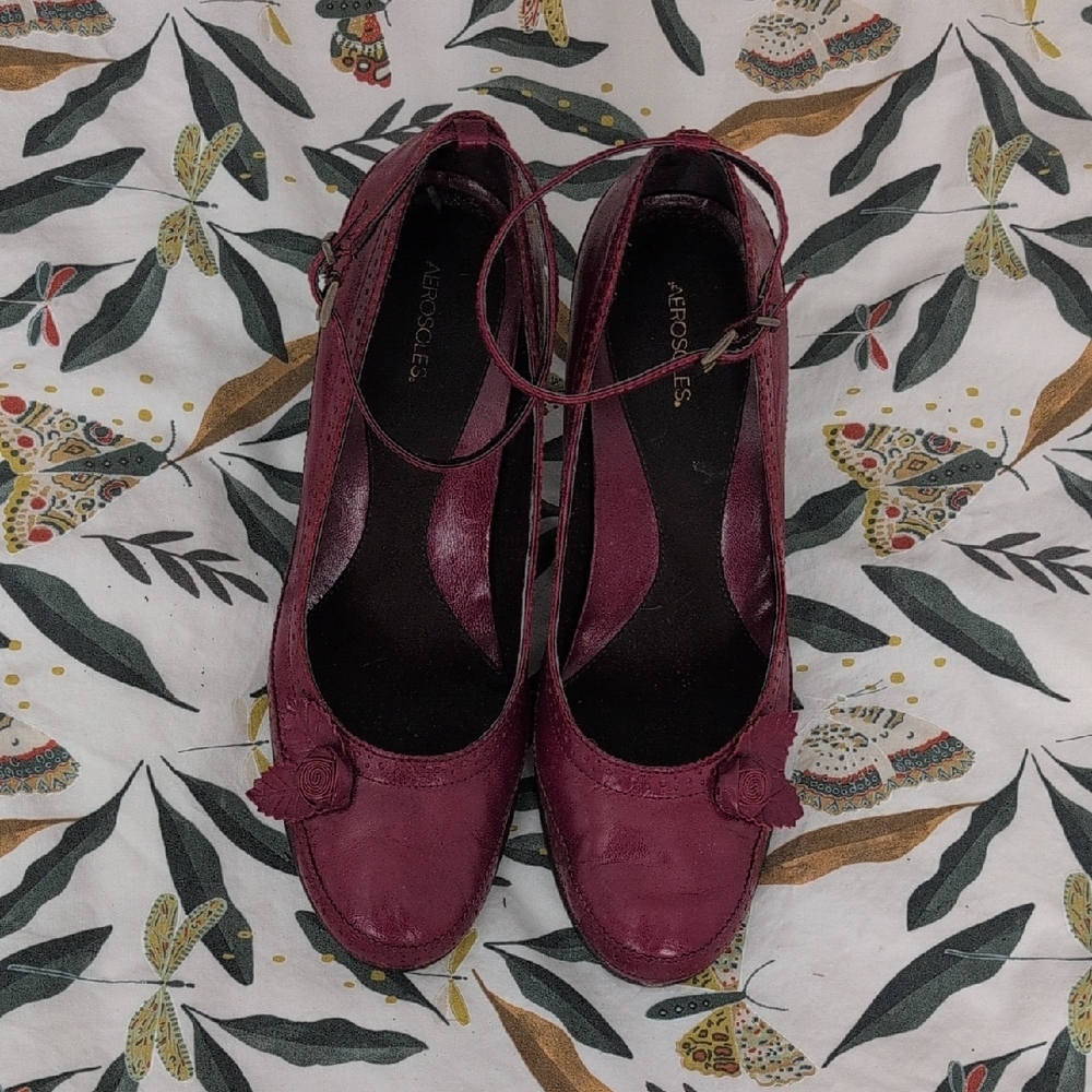 AEROSOLES Women's Dark Red Heels